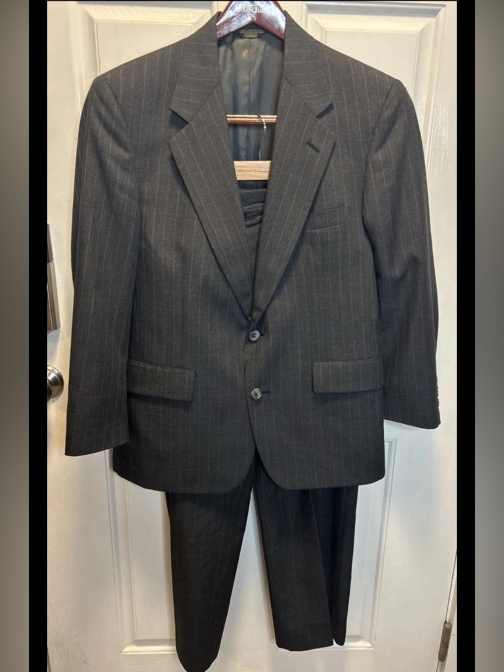 Vtg Turnbury Evan-Picone Suit 42S Charcoal Grey Striped 34x27 Made in USA ACTWU